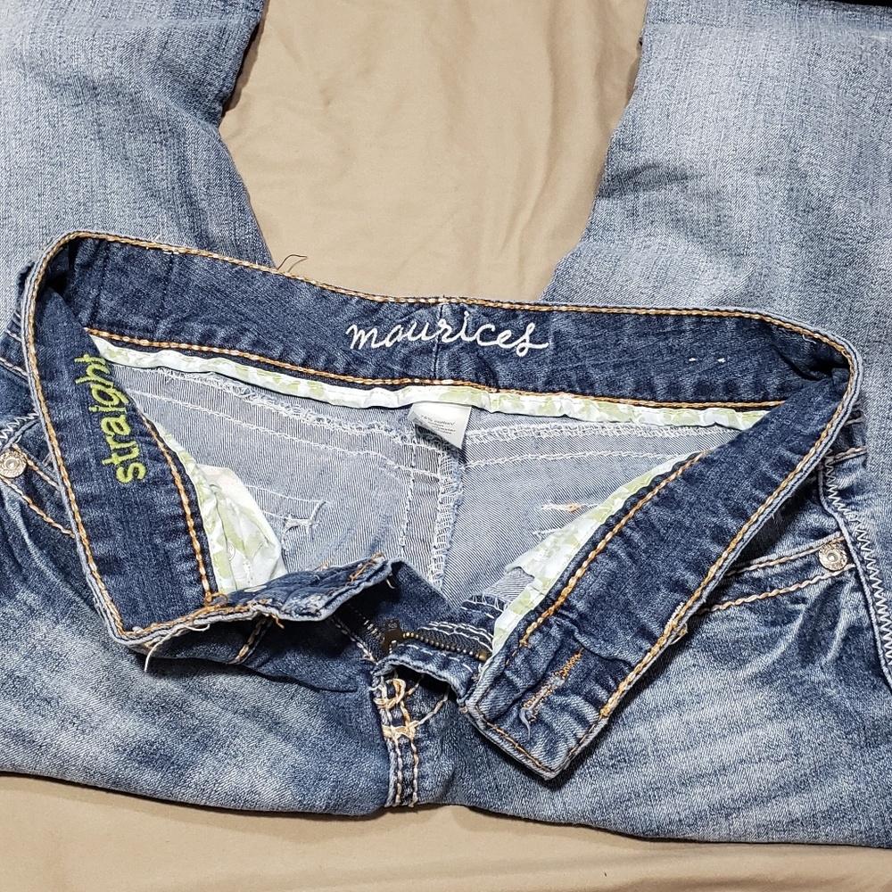 NWOT Maurice straight leg Capri